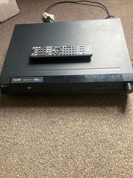 Photo of free LG DVD receiver and 2 speakers (Streatham Hill, SW2) #1