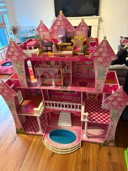 Photo of free 5ft doll house (Cambuslang g72) #2