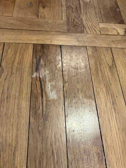 Photo of free Dining Table and six chairs (New Barnet En5 1ar) #3