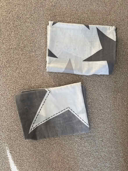 Photo of free Double duvet cover and pillow cases (Brickhill MK41) #3
