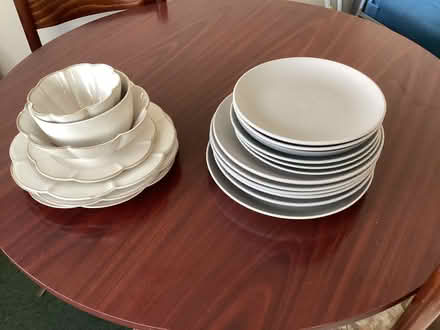 Photo of free Dinner plates and bowls (Horspath OX33) #1