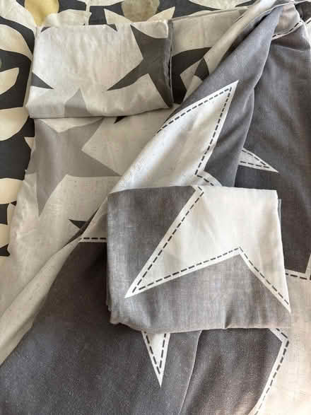 Photo of free Double duvet cover and pillow cases (Brickhill MK41) #1