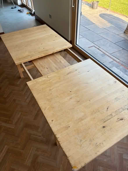 Photo of free Kitchen table (Chislehurst BR7,) #1