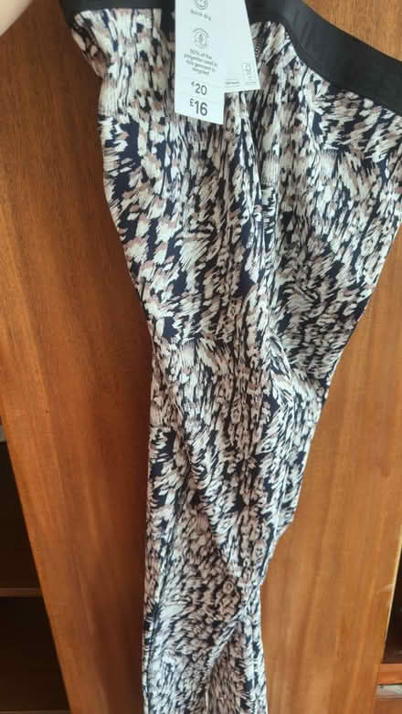 Photo of free Size M active wear leggings (AL4) #1