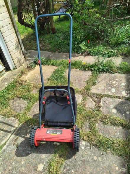 Photo of free Manual Lawn Mower (Covingham SN3) #2
