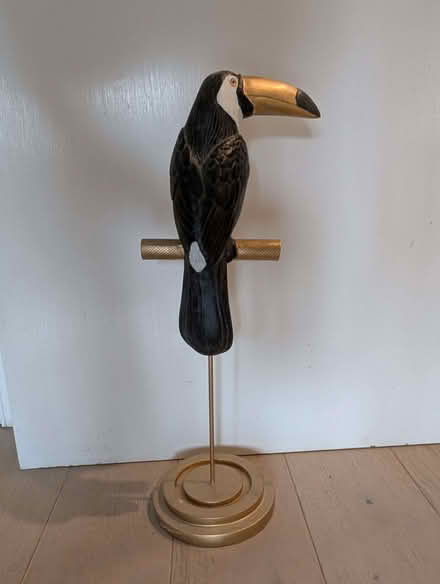 Photo of free A Toucan on a stand (Shoreditch N1) #1