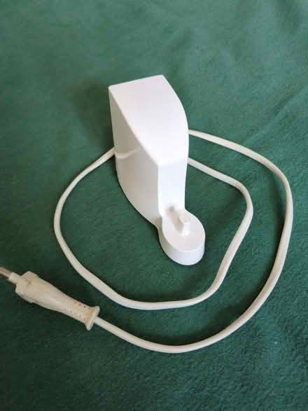 Photo of free Wall mount Braun toothbrush charger (Sheffield Lane Top S5) #1