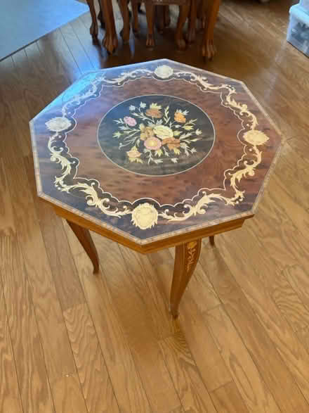 Photo of free decorative end table (Jackson township, Nj 08527) #1
