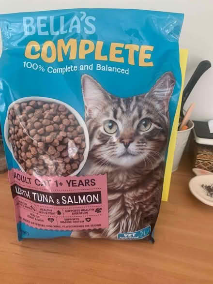 Photo of free Dry cat food (Dunstable LU6) #1