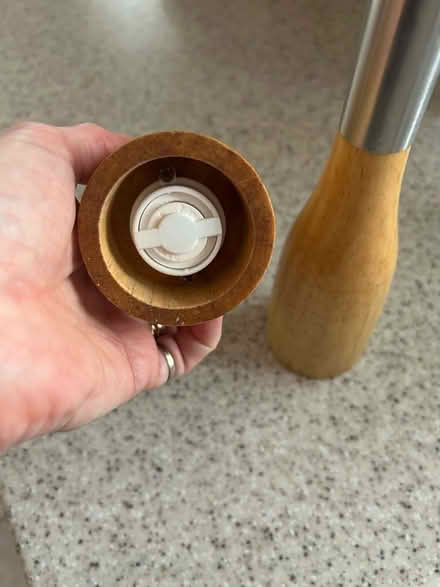 Photo of free Salt and Pepper mills (Sutton Courtenay OX14) #3