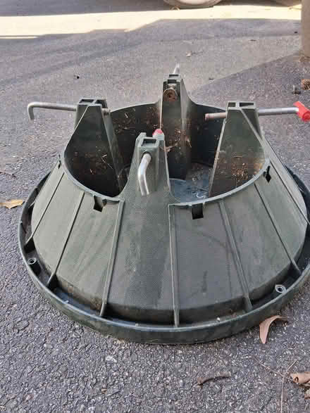 Photo of free large Christmas Tree Stsnd (Media Borough) #1