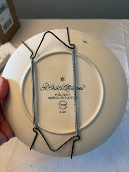 Photo of free Avon Christmas series plate (Portage - central city) #2