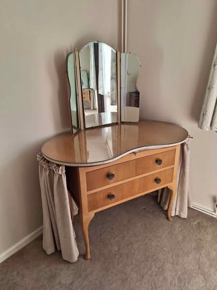 Photo of free Vintage dressing table (Navenby LN5) #4