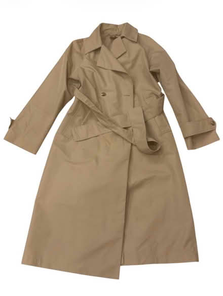 Photo of free Gap Woman’s Trench Coat (Brooklyn Storage) #1