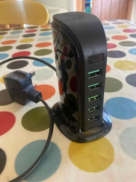 Photo of free USB charging device (Isfield TN22) #1