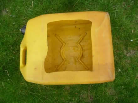 Photo of free 25L oil drainer for diy oil changes (Runcton PO20) #1