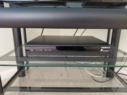 Photo of free Samsung 32 inch TV, Freeview Recorder and stand (Allington NG32) #2