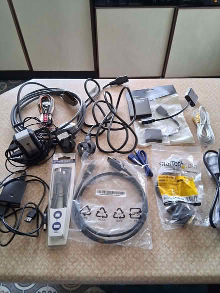 Photo of free Computer connectors and leads (Northcourt OX14) #1