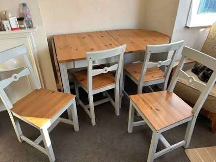 Photo of free Extendable table + 4 chairs (Cold Harbour OX1) #3