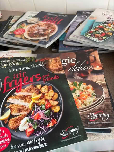 Photo of free 29 Slimming World Recipe Books (Mitcham's Corner CB4) #1