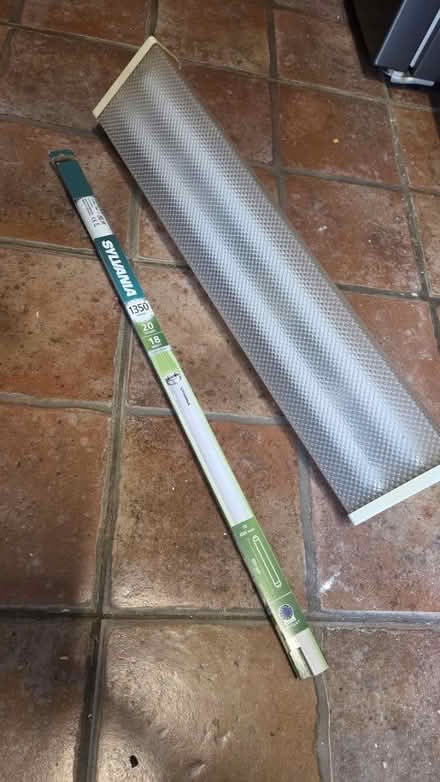 Photo of free Strip light fitting and bulbs (BS15) #1