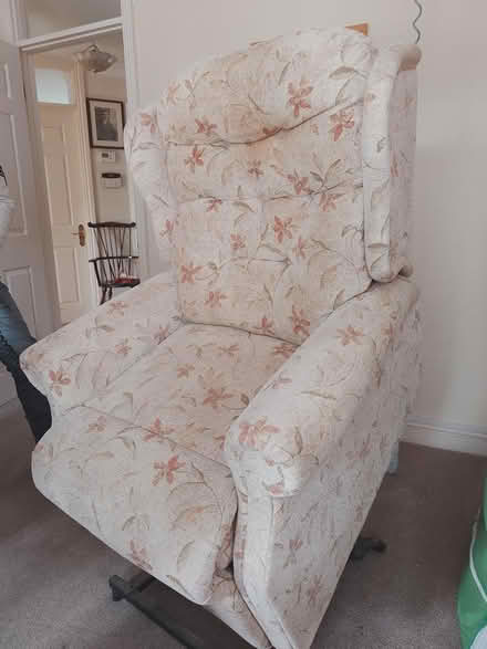 Photo of free Electric riser recliner (Abingdon OX14) #4