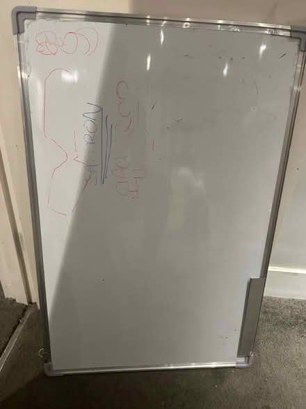 Photo of free White board (Croydon CR2) #1