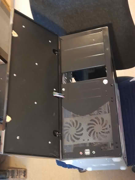 Photo of free Full Size ATX Pc Case (Wroughton SN4) #2