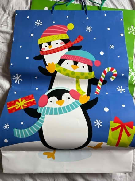 Photo of free 2x Christmas Gift Bags (L8) #1