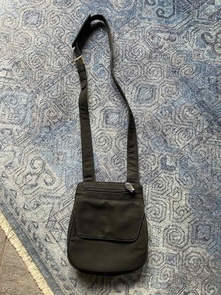 Photo of free small black purse, good for travel (White Oaks area of San Carlos) #2