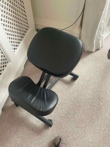 Photo of free Kneeling ergonomic posture chair (Dean EH4) #2