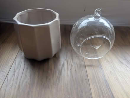 Photo of free Selection of indoor plant pots (Blackwall, E14) #2