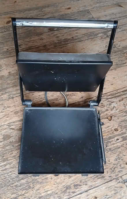 Photo of free Breville Toaster (Dollis Hill Lane) #2