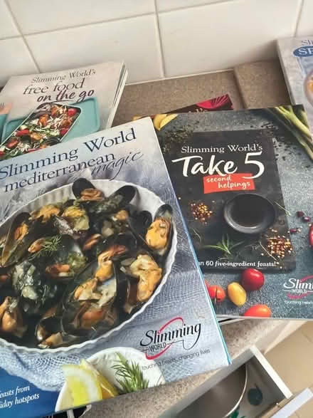 Photo of free 29 Slimming World Recipe Books (Mitcham's Corner CB4) #2