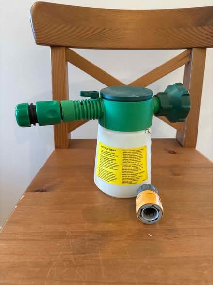 Photo of free Miracle-gro feeder (Thames Ditton KT7) #2