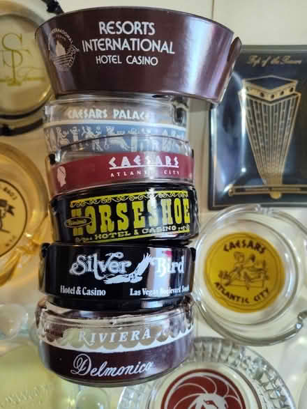 Photo of free 28 Vintage Ashtrays - casino & more (Saugus) #3