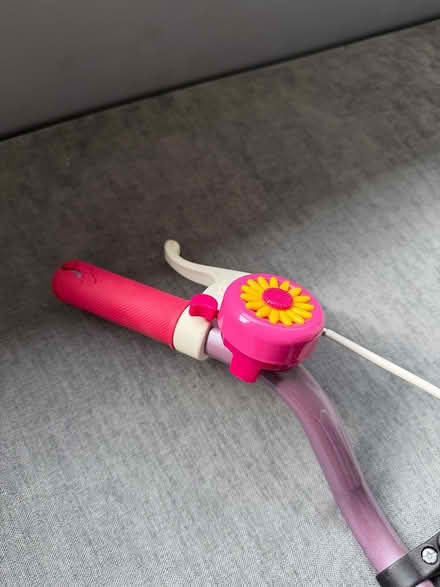 Photo of free Girls Bike with Stabilisers (EN7) #4