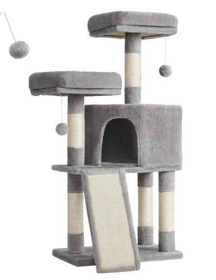 Photo of free Mid Range Cat Tree (High Bentham LA2) #1