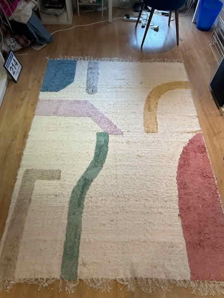 Photo of free 5ft x 7ft rug (Shore Road, Hackney) #1
