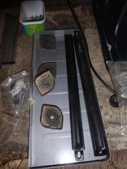 Photo of free Saw table (Dean Court OX2) #4