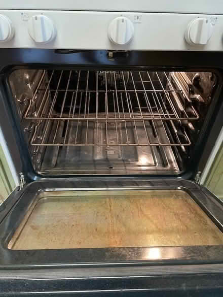 Photo of free Gas range and microwave (Rogers Park) #2