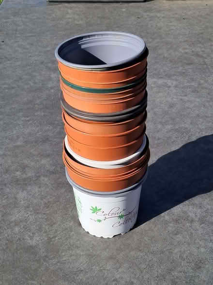 Photo of free 20 x 10cm Plastic Flower Pots (Didcot OX11) #1