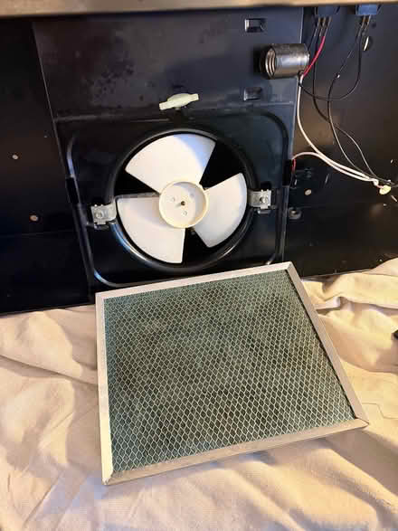 Photo of free Range hood good working condition (1005 NE Emerson, Portnd 97211) #2