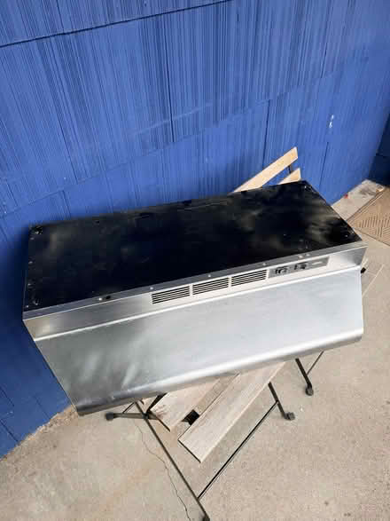 Photo of free Range hood good working condition (1005 NE Emerson, Portnd 97211) #3