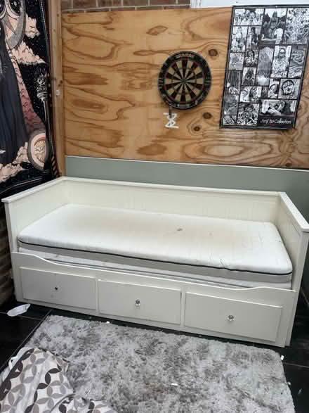 Photo of free IKEA hemnes Trundle bed (Cheshunt, EN7) #1