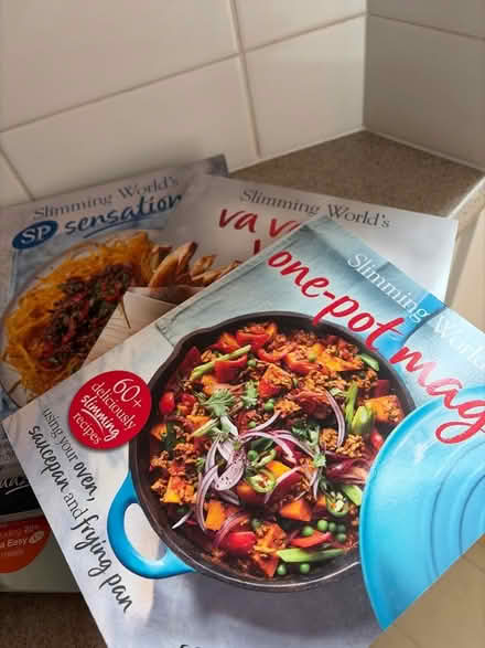 Photo of free 29 Slimming World Recipe Books (Mitcham's Corner CB4) #3