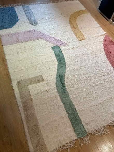 Photo of free 5ft x 7ft rug (Shore Road, Hackney) #2