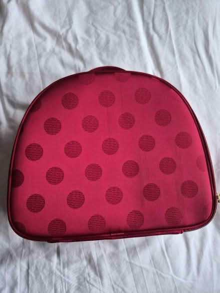 Photo of free Estee Lauder cosmetic bag (HA7) #2