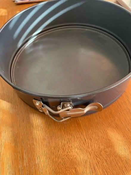 Photo of free 24 cm loose bottom cake tin (Havant PO9) #3