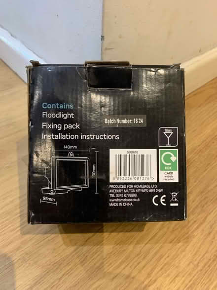 Photo of free Halogen mains flood light (Newbury, Berkshire RG14) #3